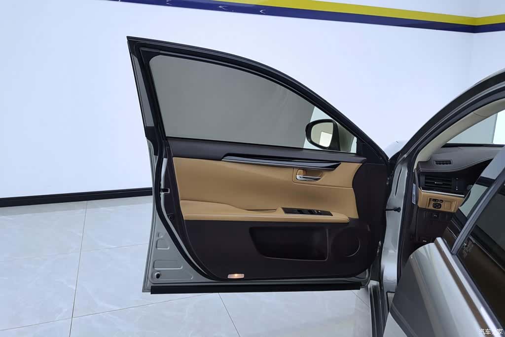 Lexus ES, 2018 7