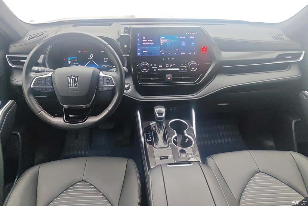 Toyota Crown, 2023 12
