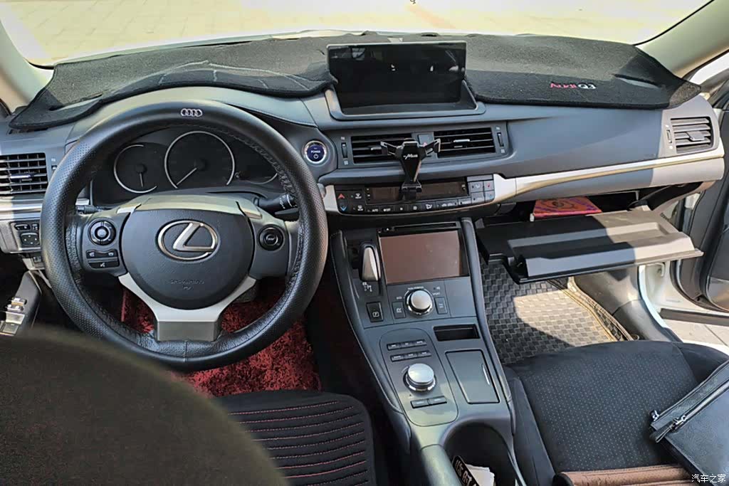 Lexus CT, 2014 12