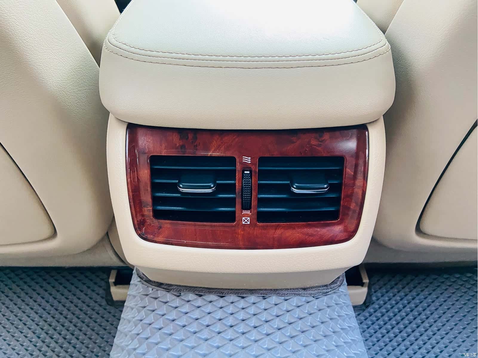 Toyota Crown, 2014 22