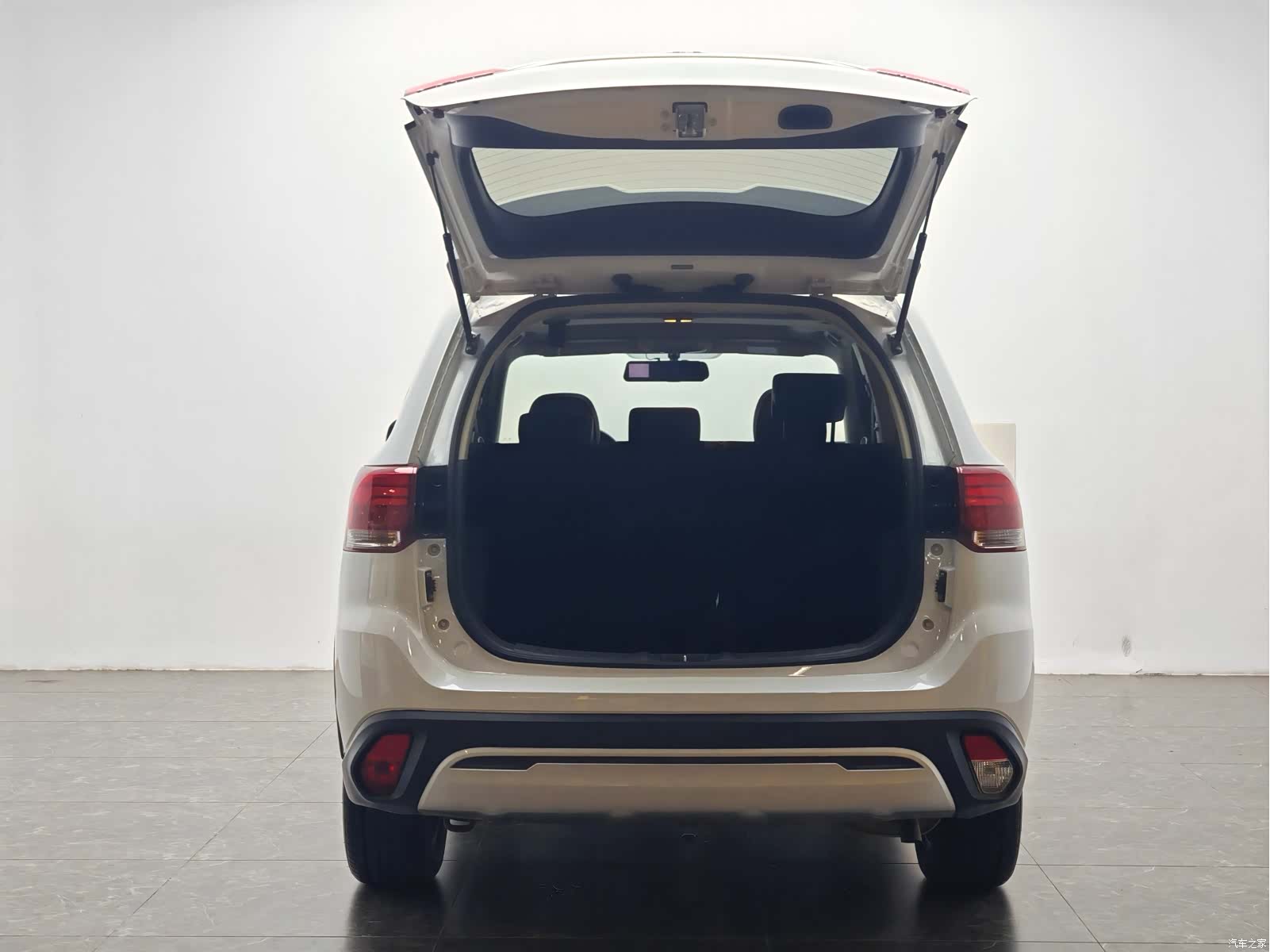 Mitsubishi Outlander, 2020 12