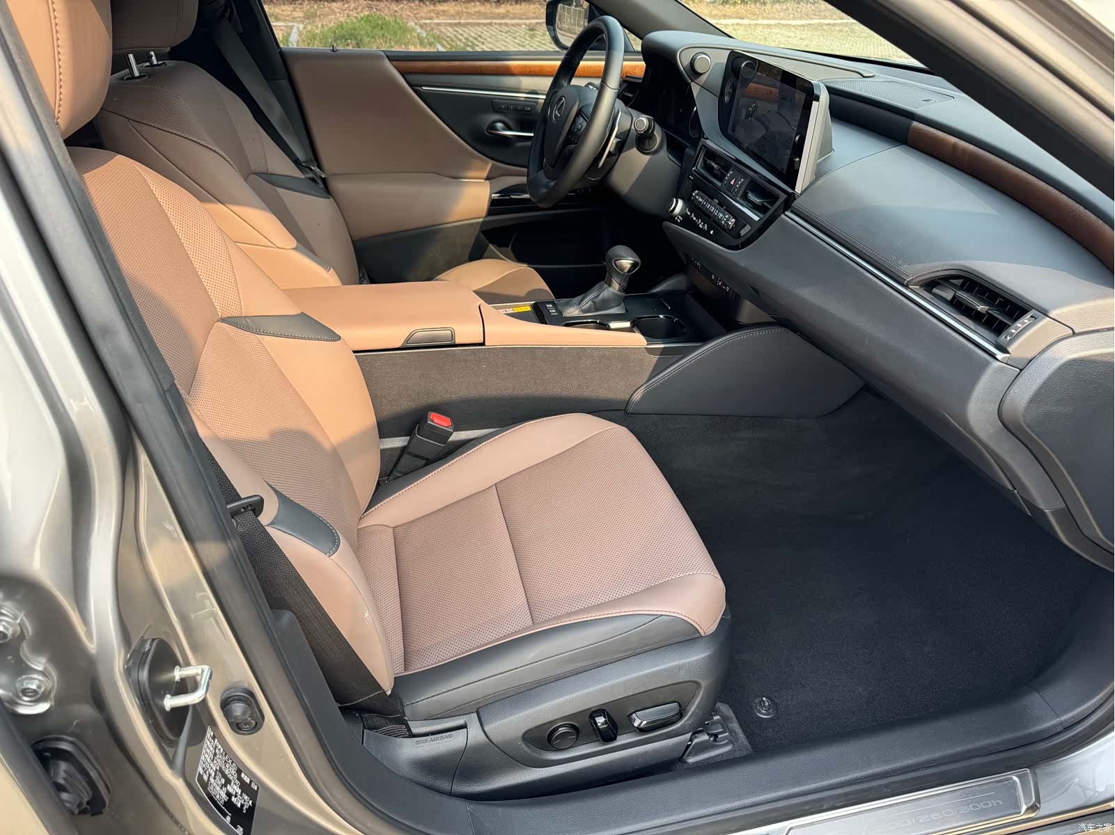 Lexus ES, 2024 8