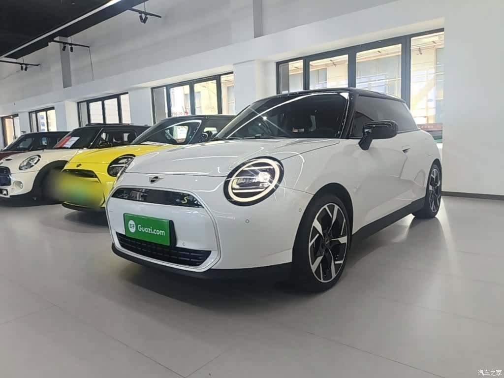 Mini Cooper, 2024 1