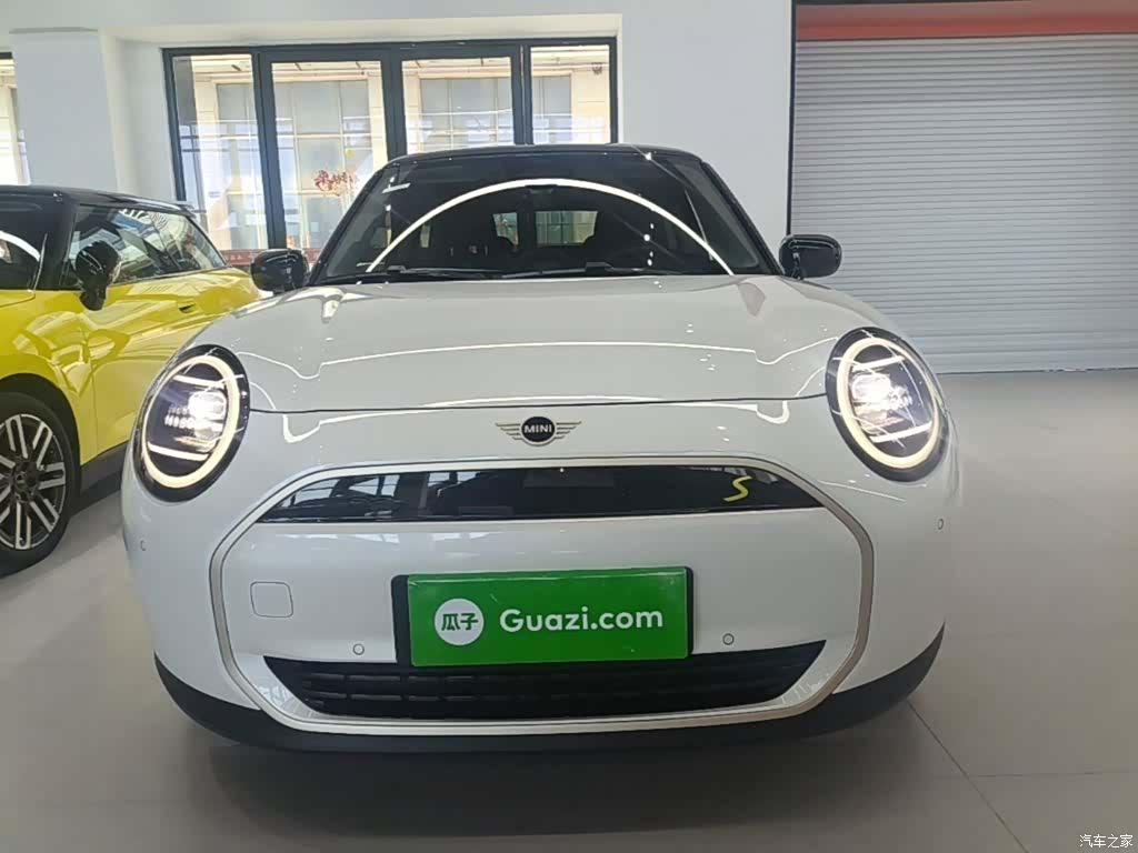 Mini Cooper, 2024 3