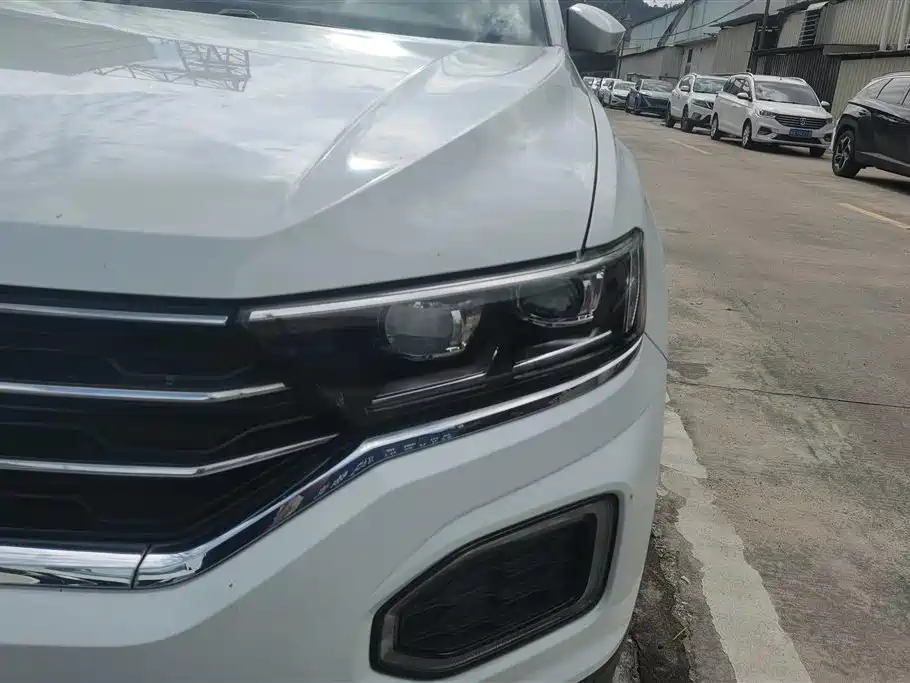 Volkswagen T-ROC exploring Songs