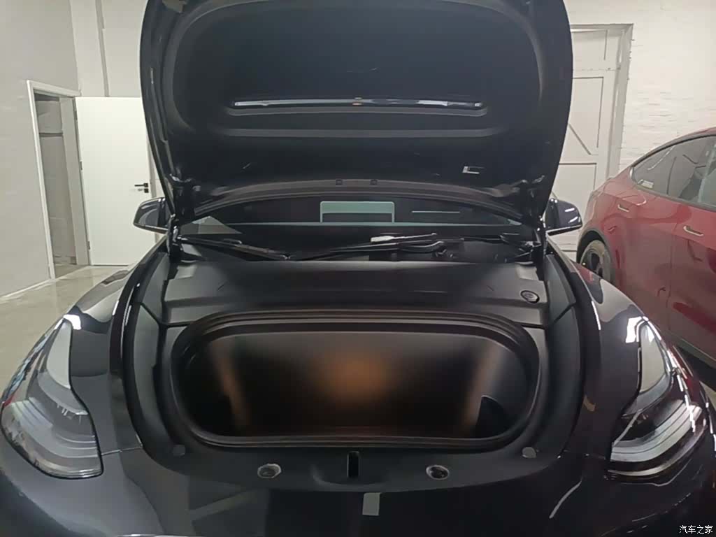 Tesla Model Y, 2024 20