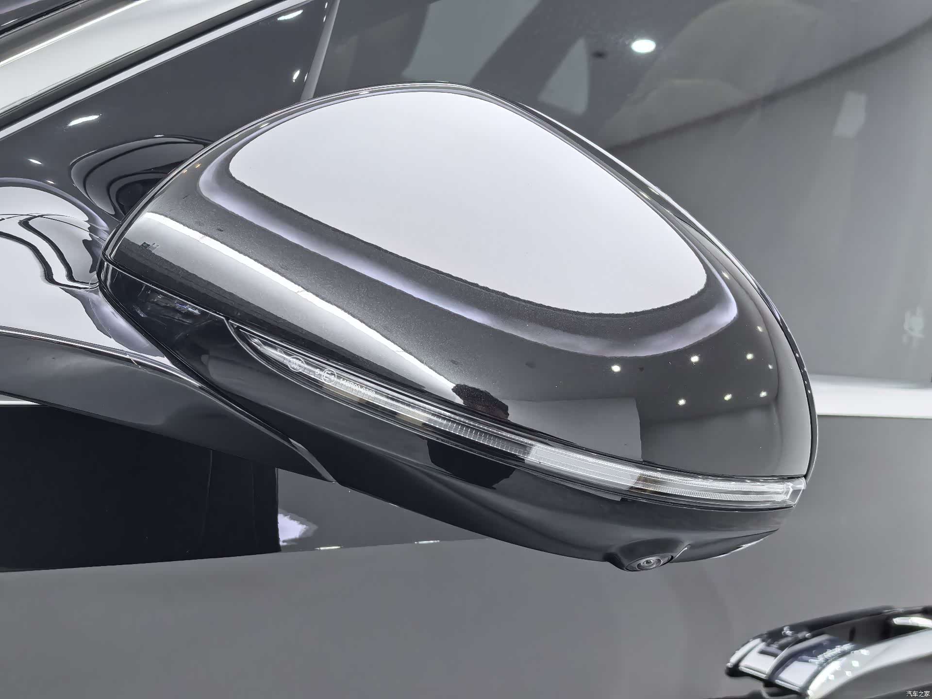 Mercedes-Benz E-Class, 2025 19
