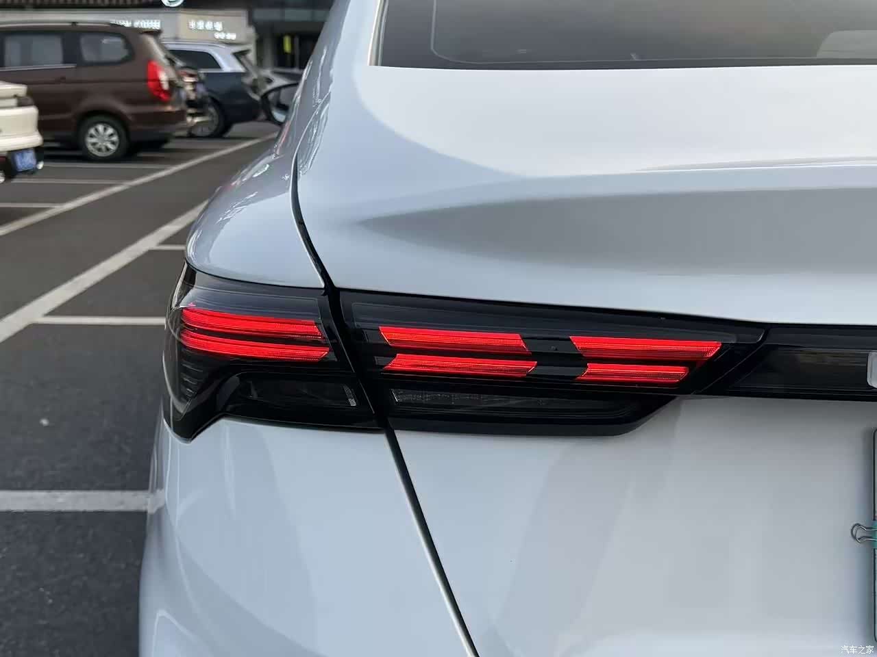 Geely Binray, 2025 17