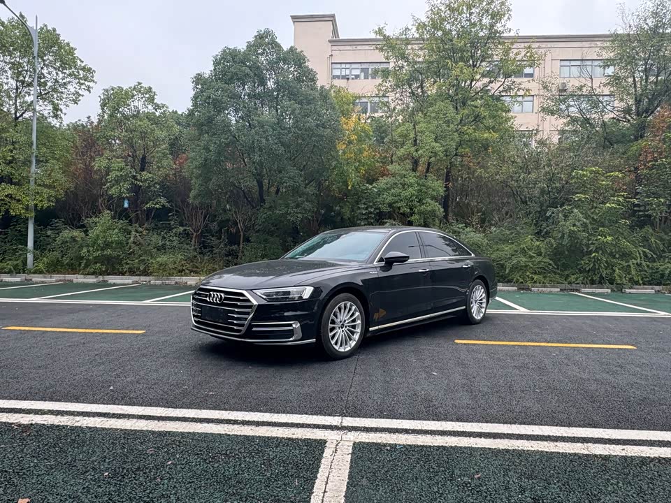 Audi A8