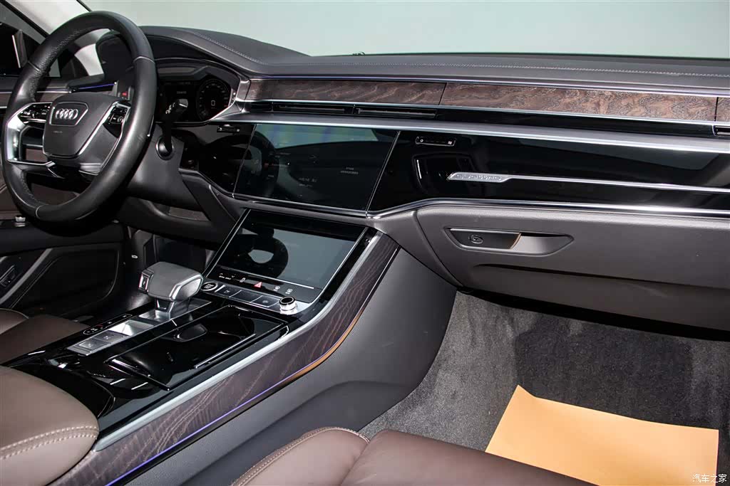 Audi A8L, 2024 23