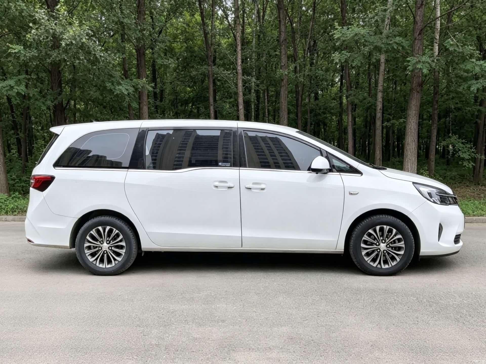 Buick GL8, 2020 7