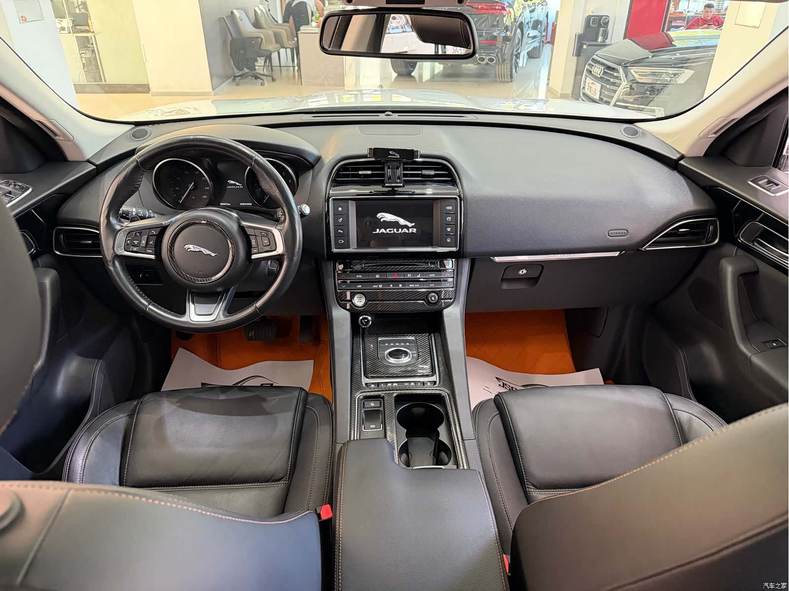 Jaguar F-PACE, 2017 8