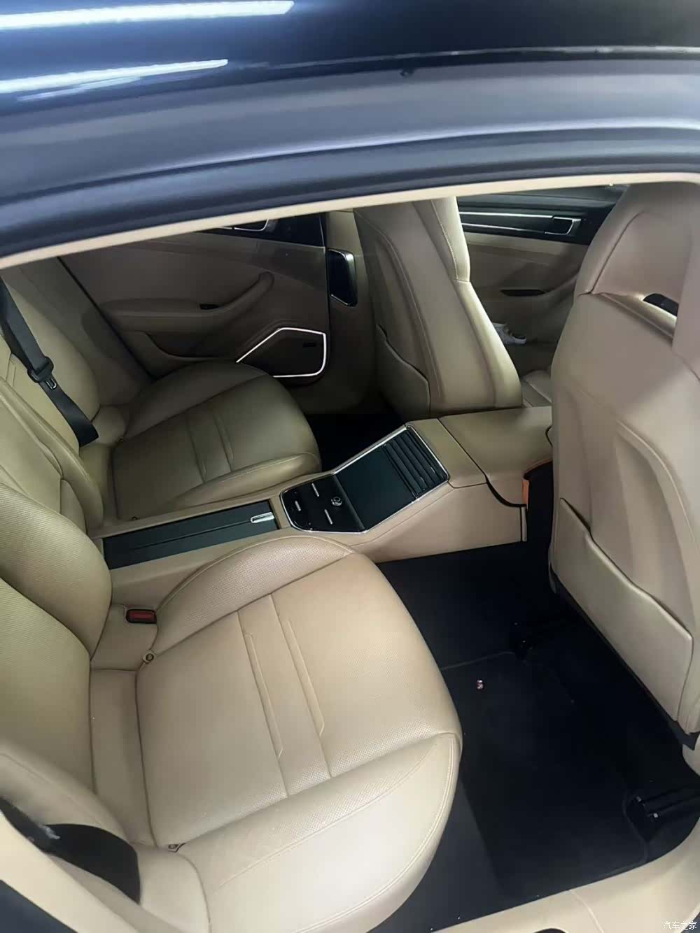 Porsche Panamera, 2023 все фото
