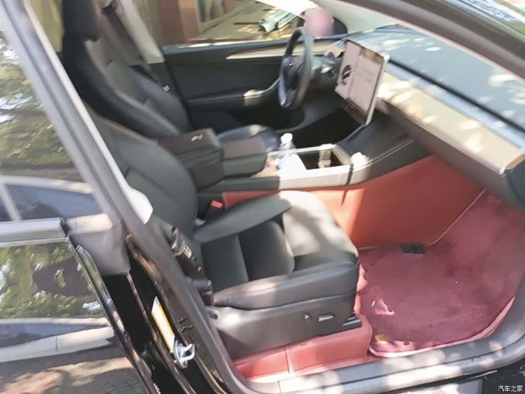 Tesla Model Y, 2023 25