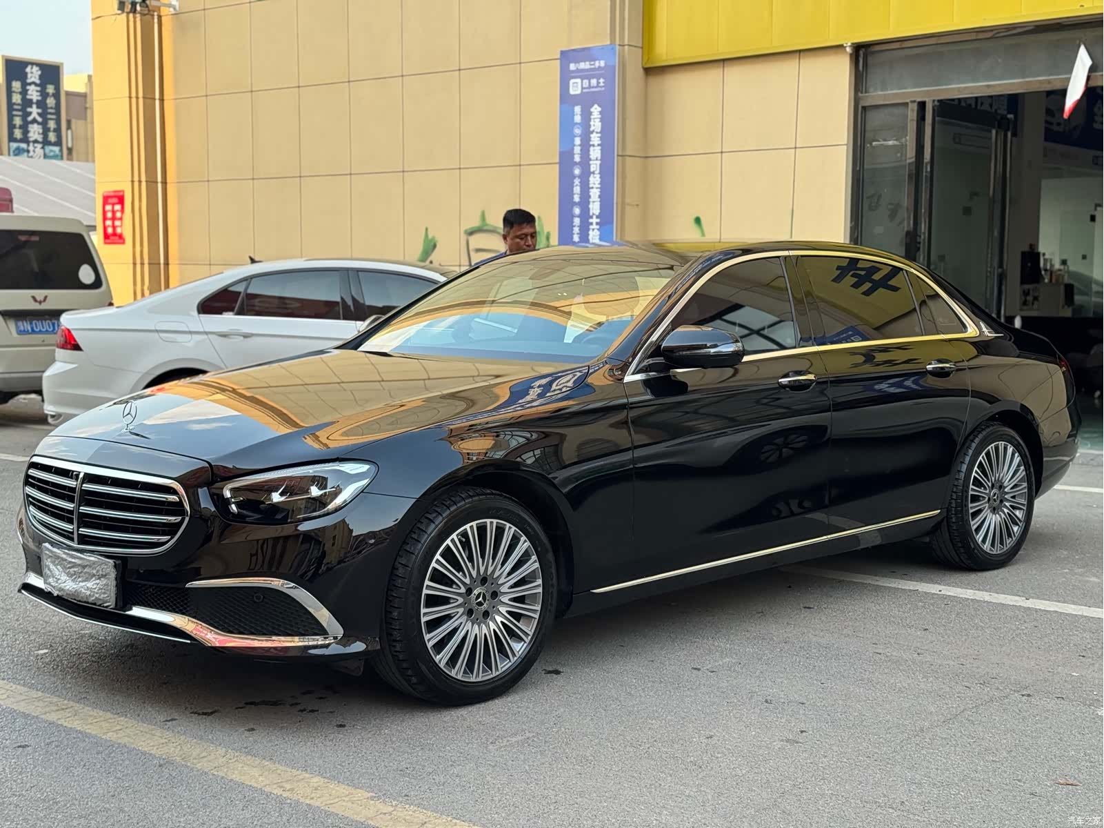 Mercedes-Benz E-Class, 2023 3