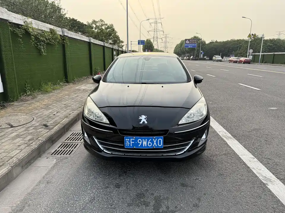 Peugeot 408