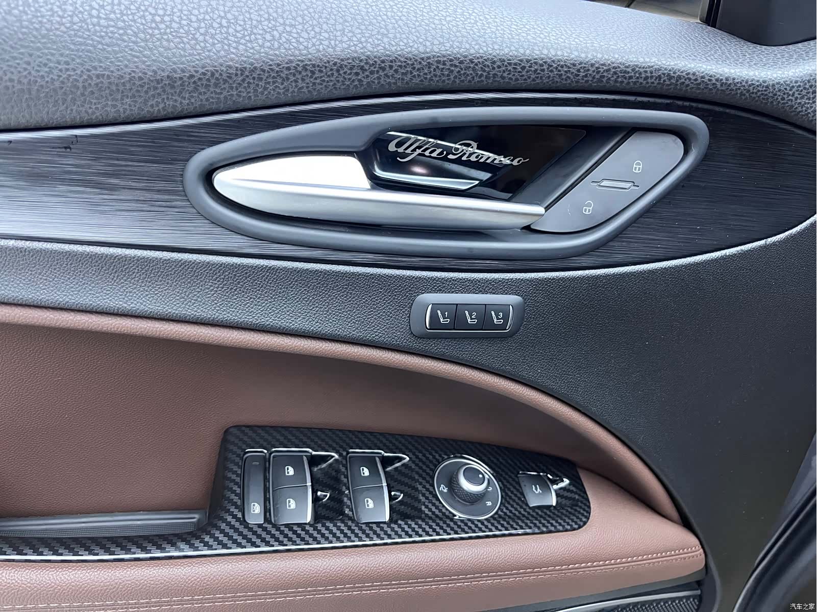 Alfa Romeo Stelvio, 2019 12