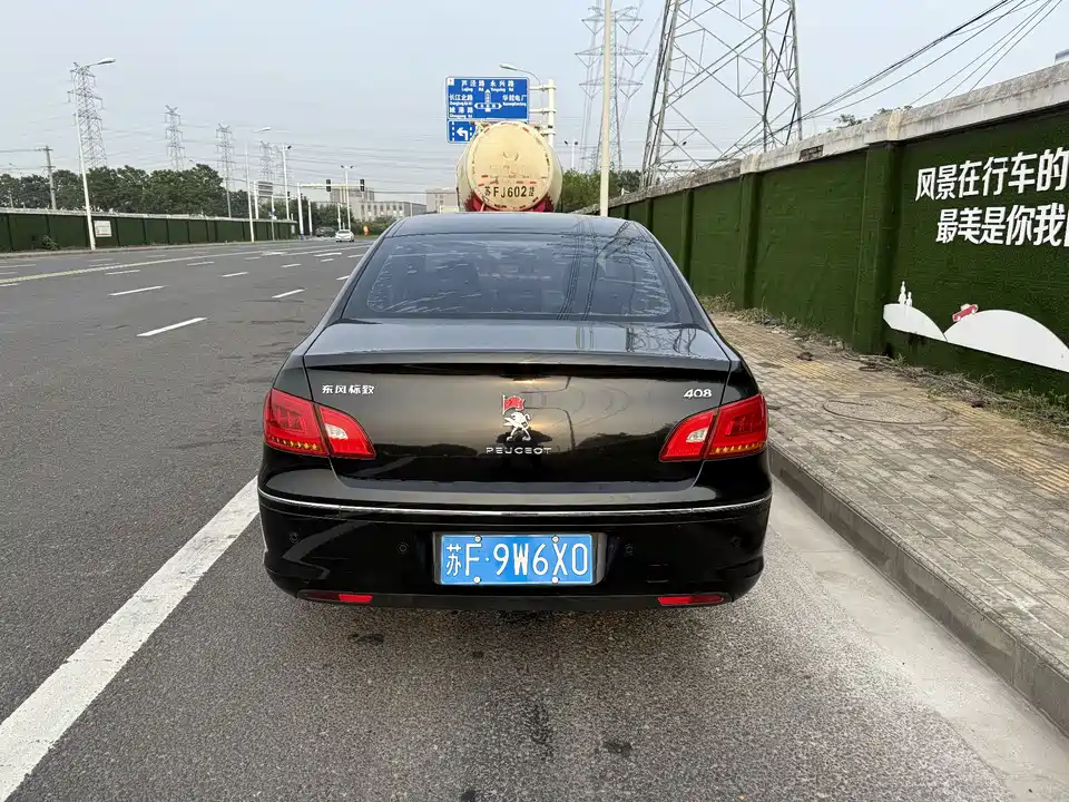 Peugeot 408