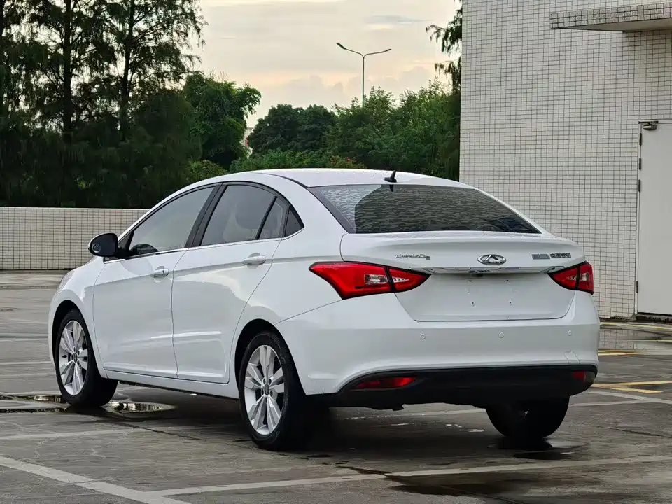 Chery Arrizo 5