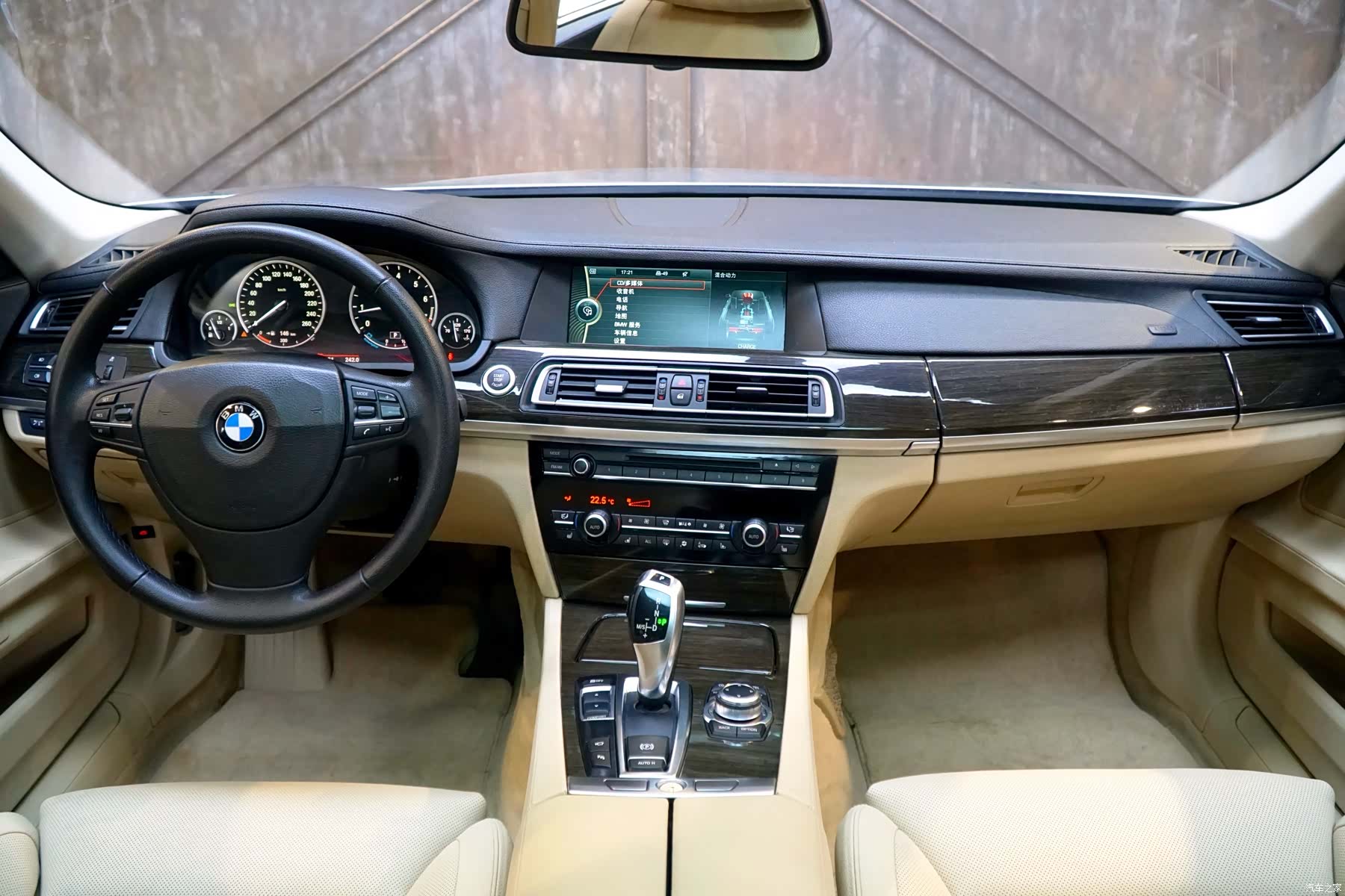 BMW 7 Series, 2012 10
