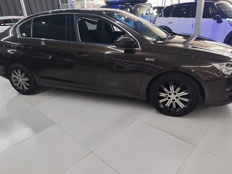 Peugeot 408