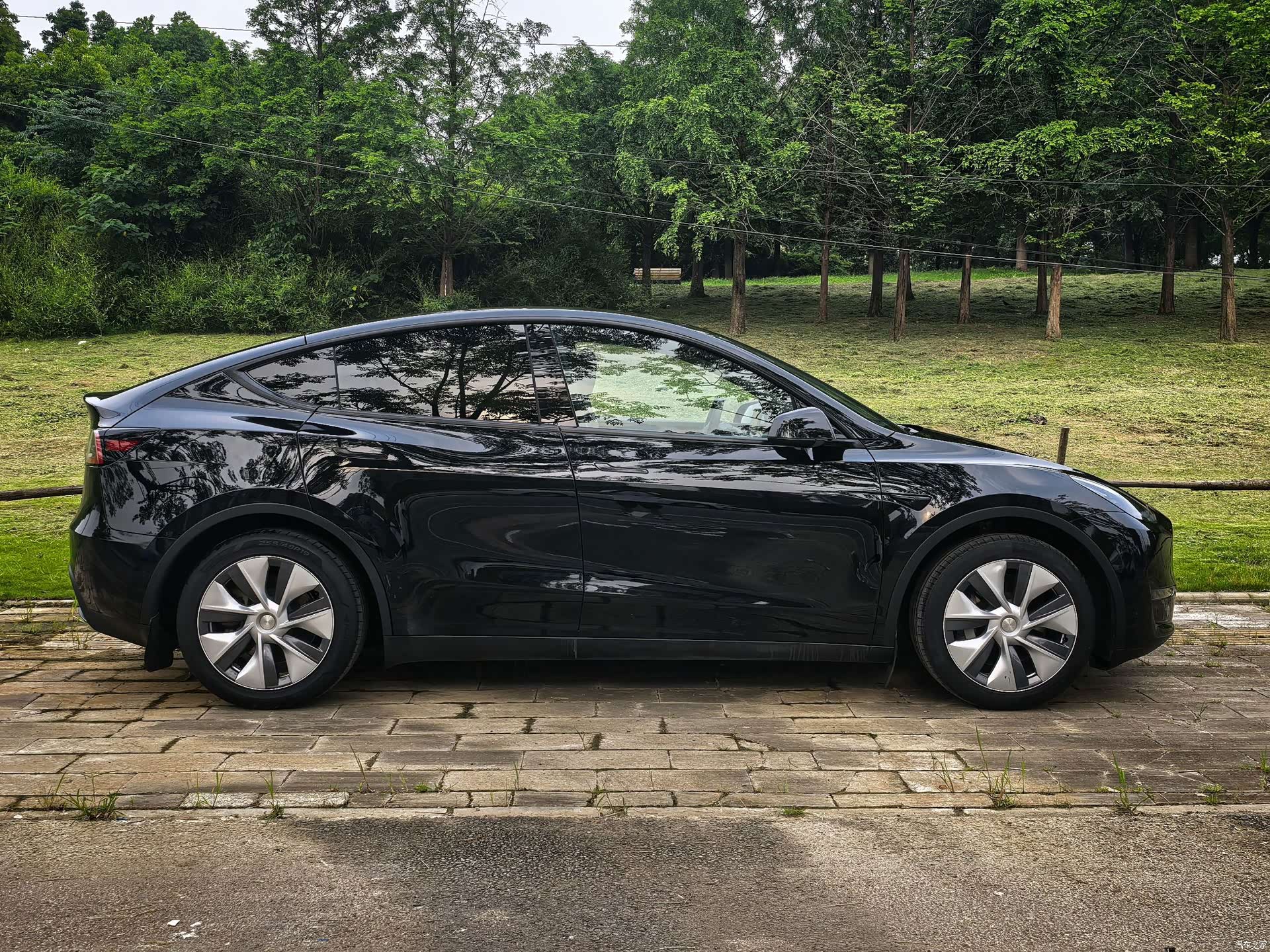 Tesla Model Y, 2022 15