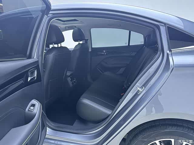 Roewe i5, 2023 11