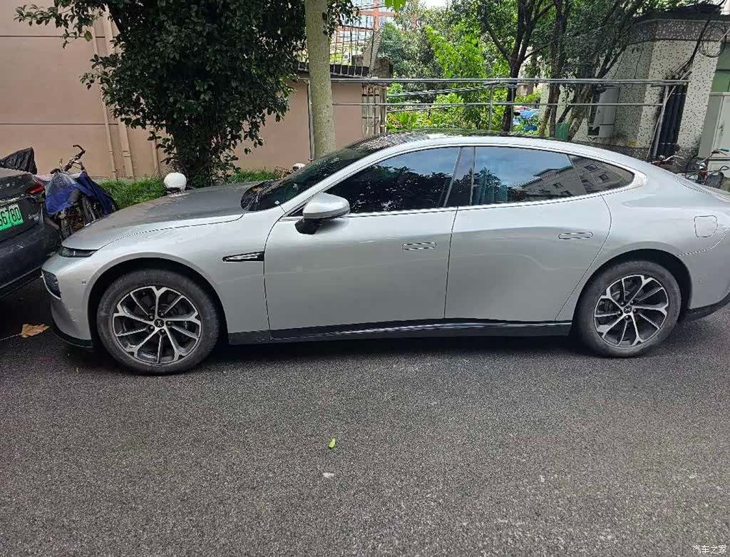 Xpeng P7, 2022 4
