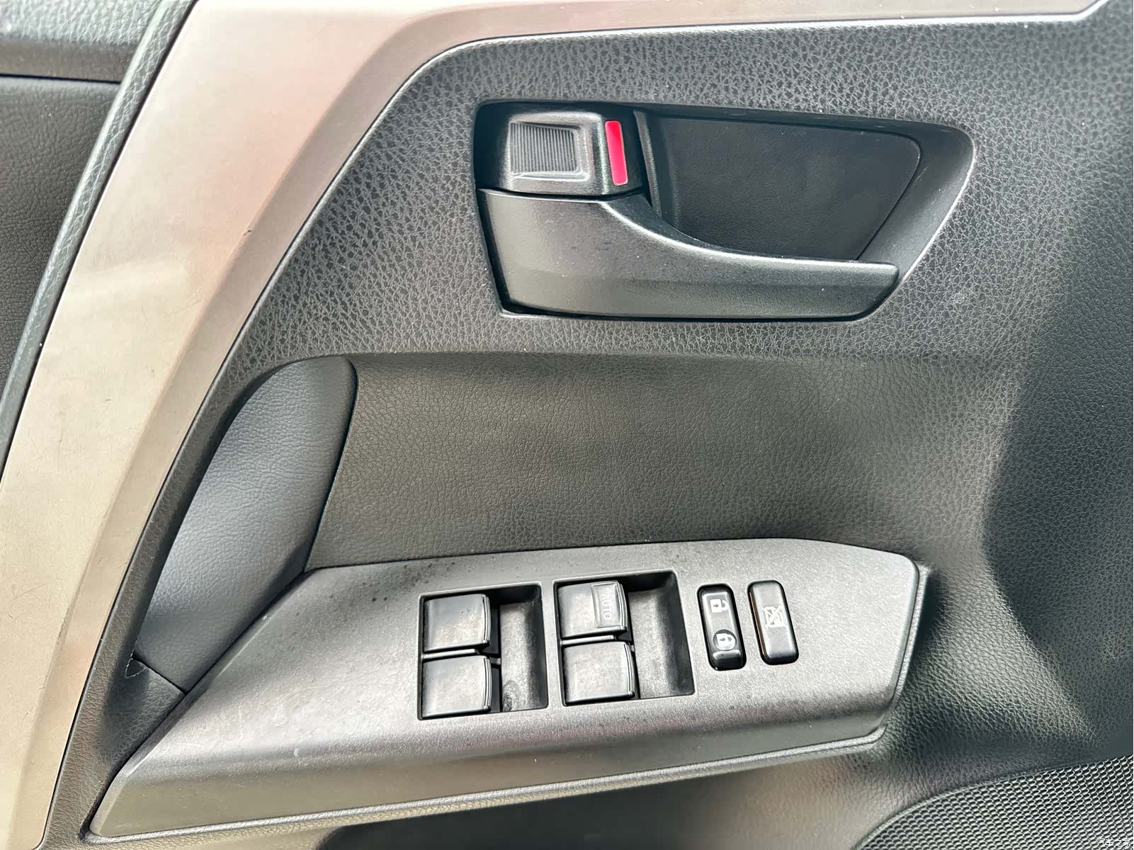 Toyota RAV4, 2017 16