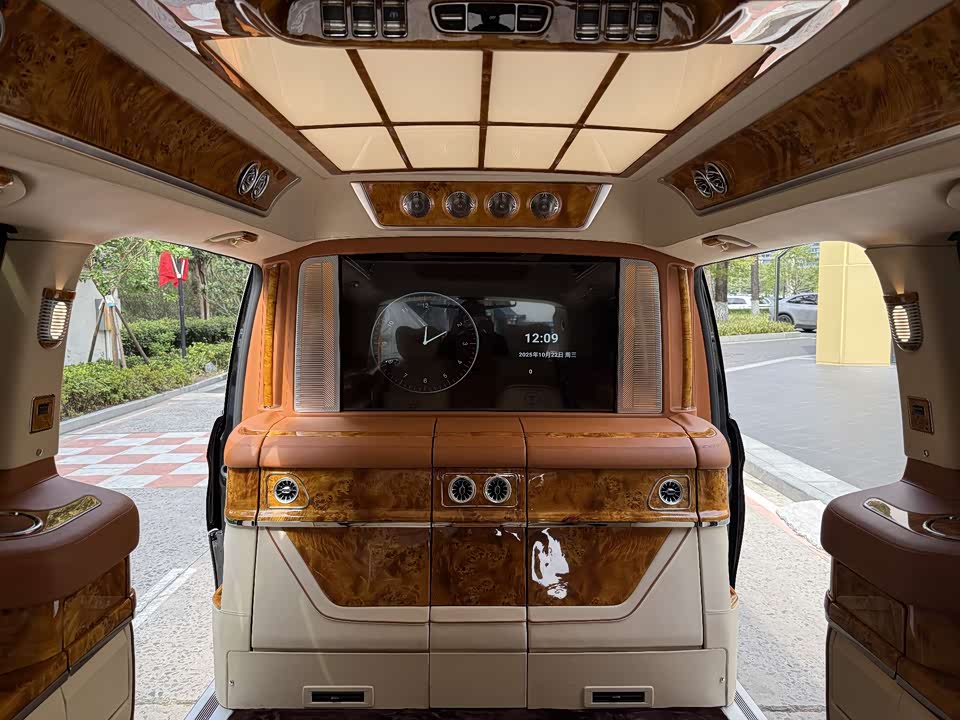 Mercedes-Benz V-class