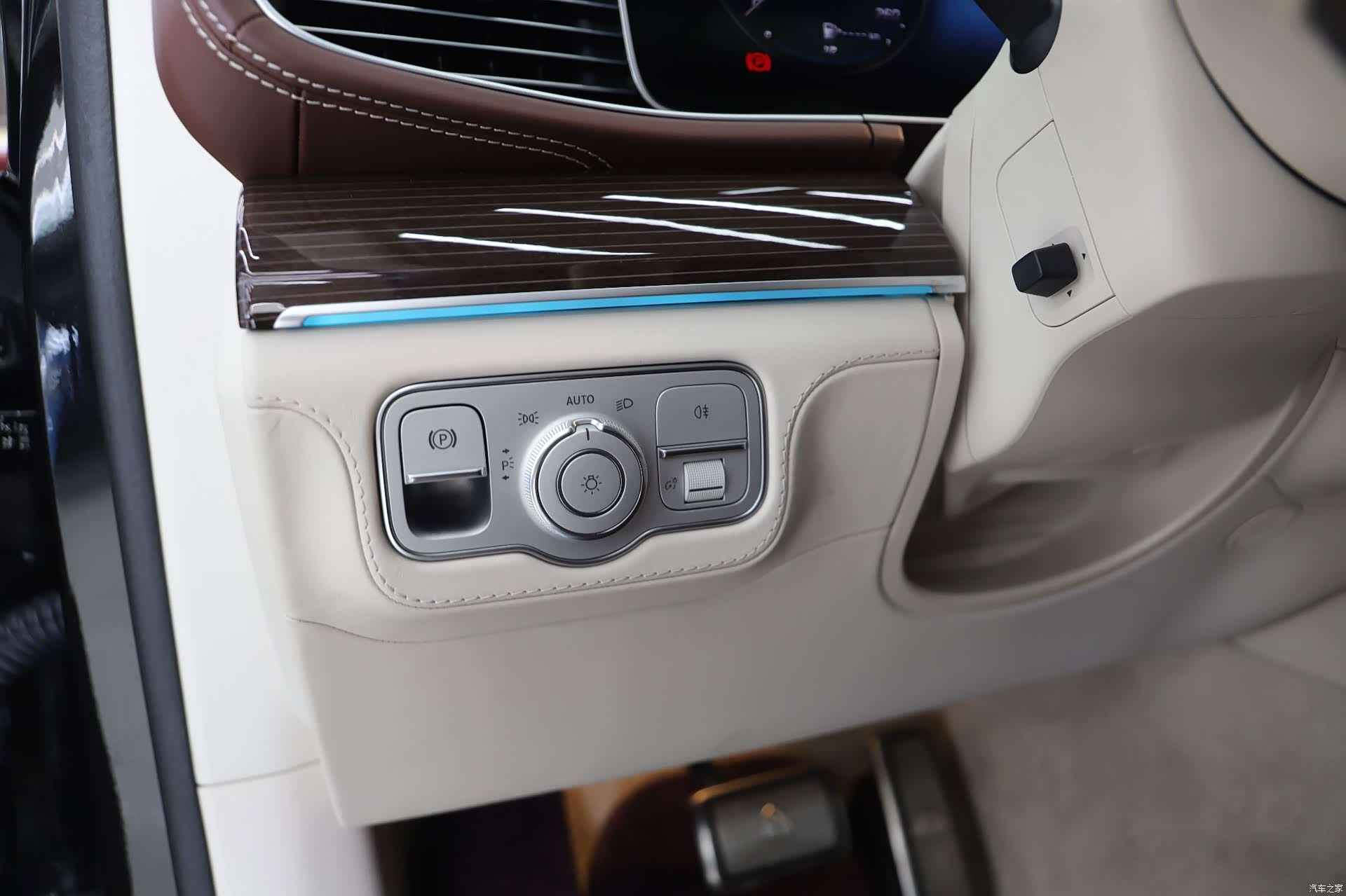 Maybach GLS, 2022 12