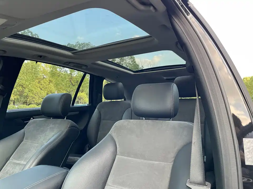 Mercedes-Benz R-class