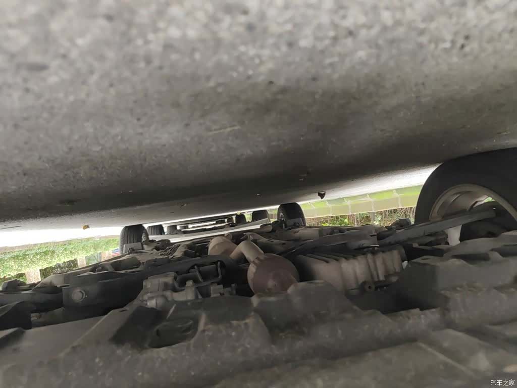 Toyota YARiS L, 2015 24