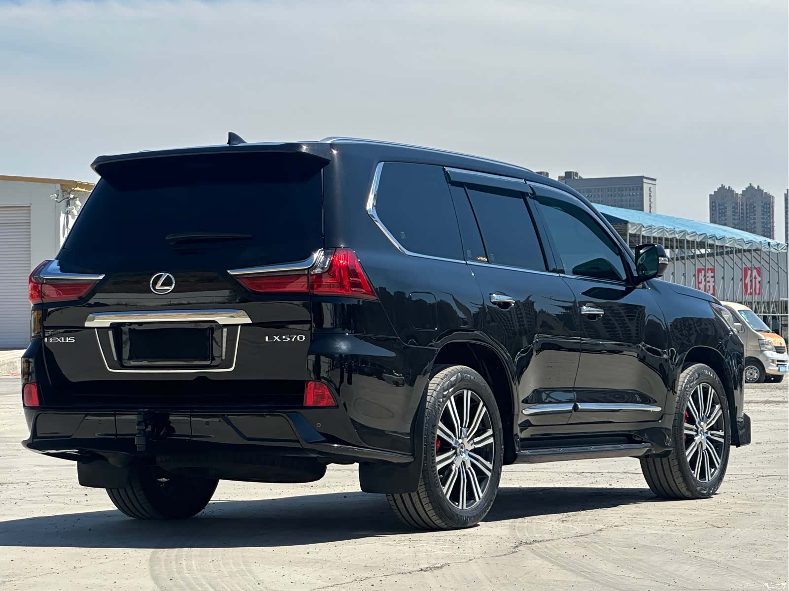 Lexus LX, 2018 9