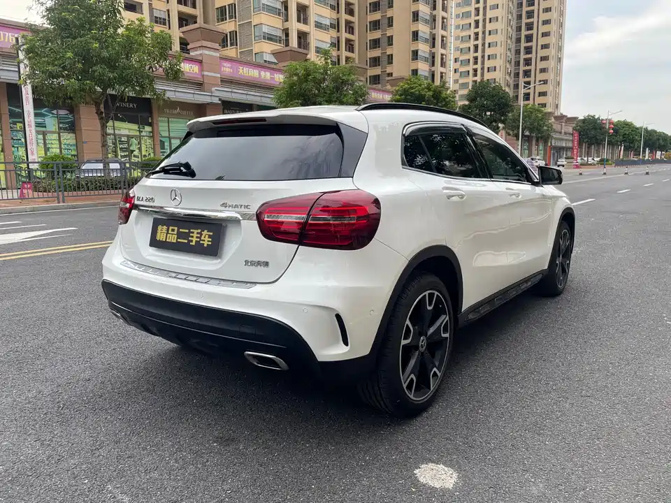 Mercedes-Benz GLA