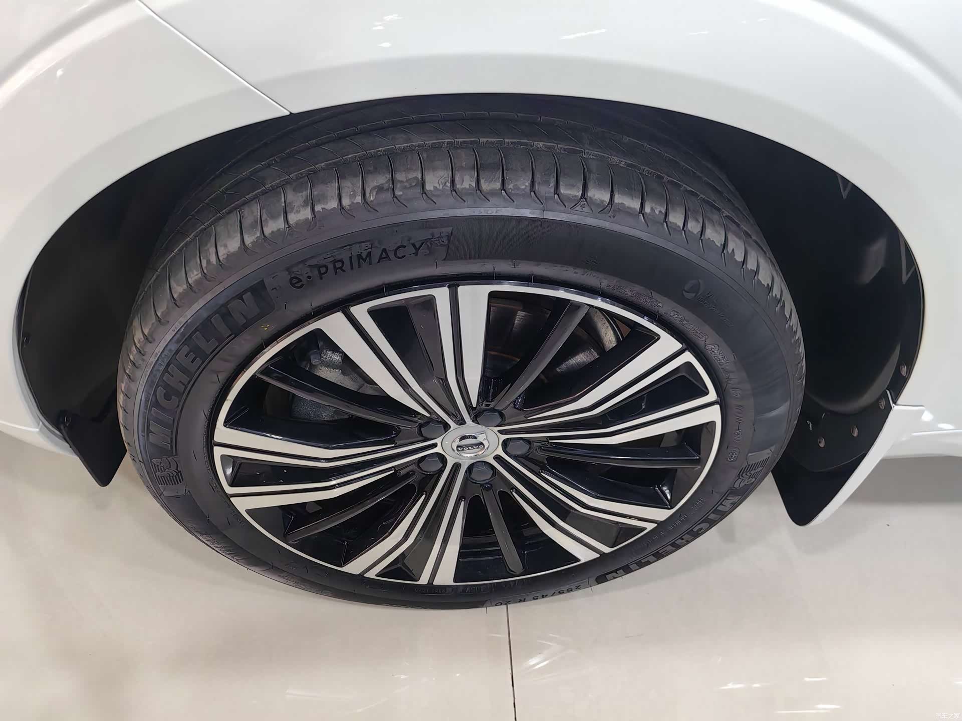 Volvo XC60, 2022 4