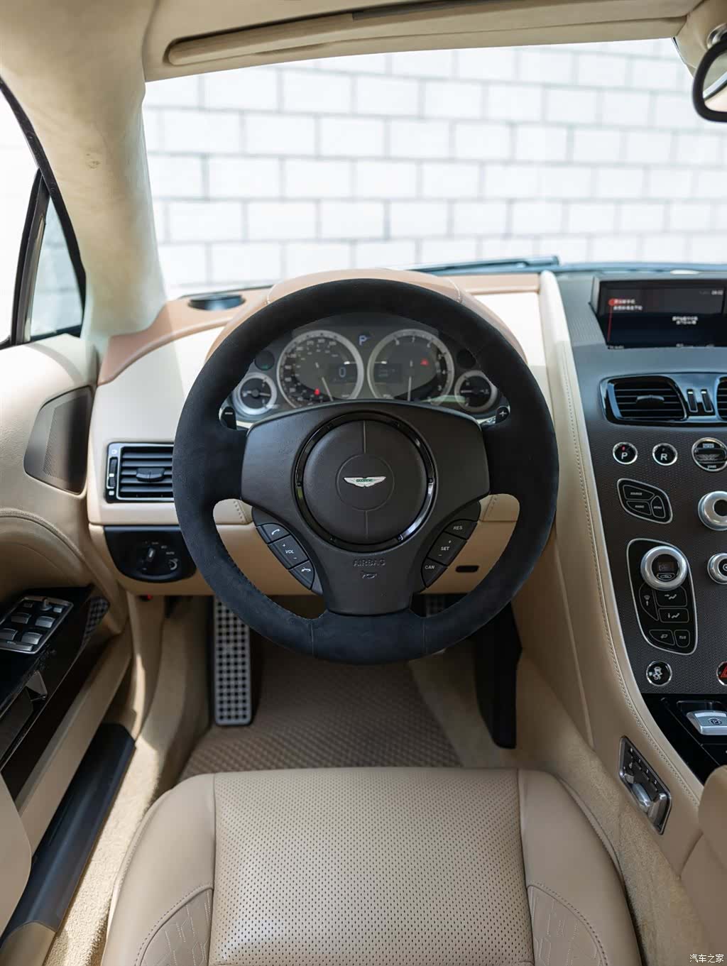 Aston Martin Rapide, 2019 11