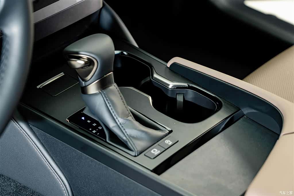 Lexus ES, 2024 11