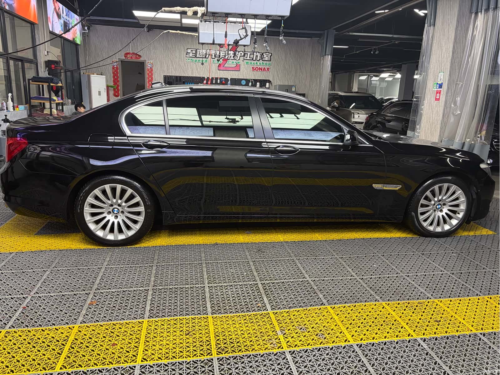 BMW 7 Series, 2011 все фото