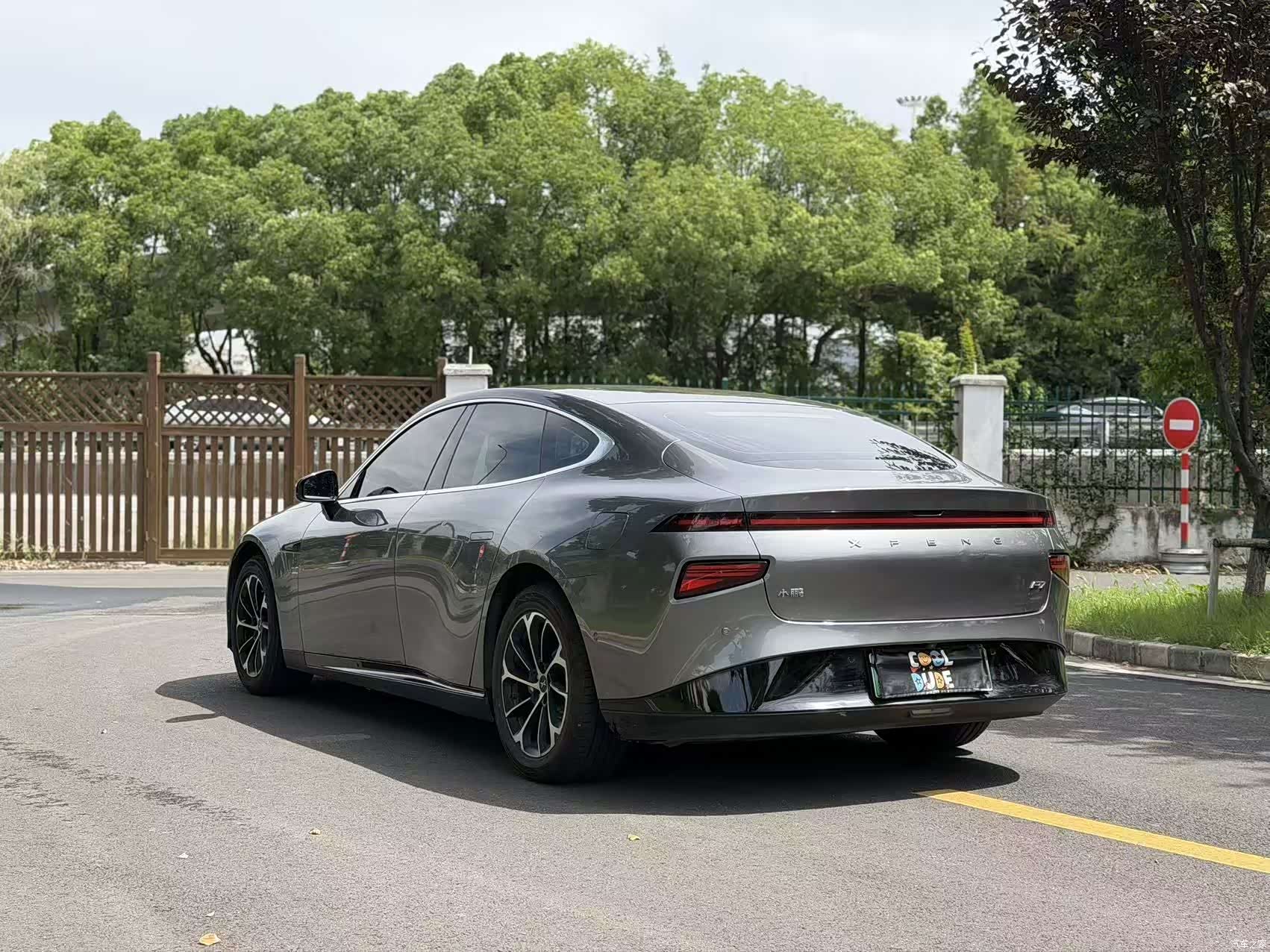 Xpeng P7, 2020 все фото