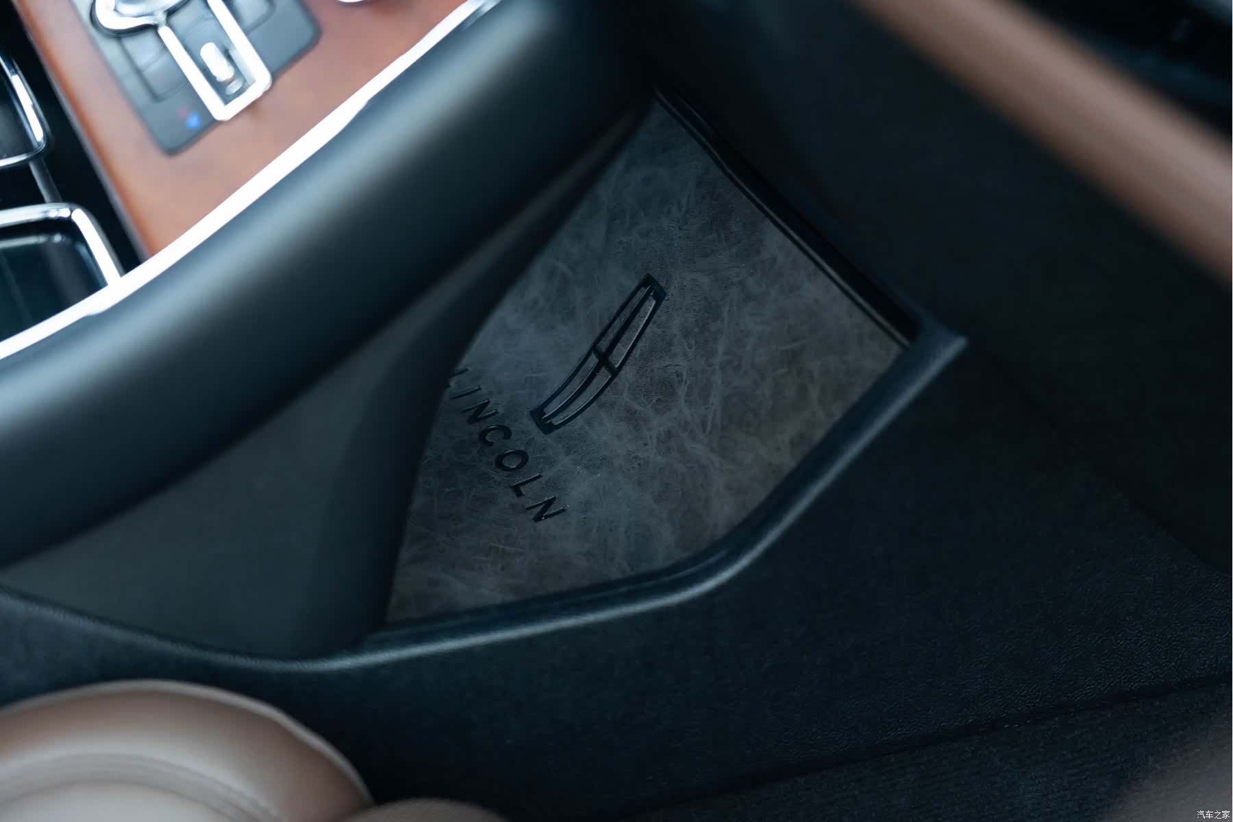 Lincoln Aviator, 2021 23