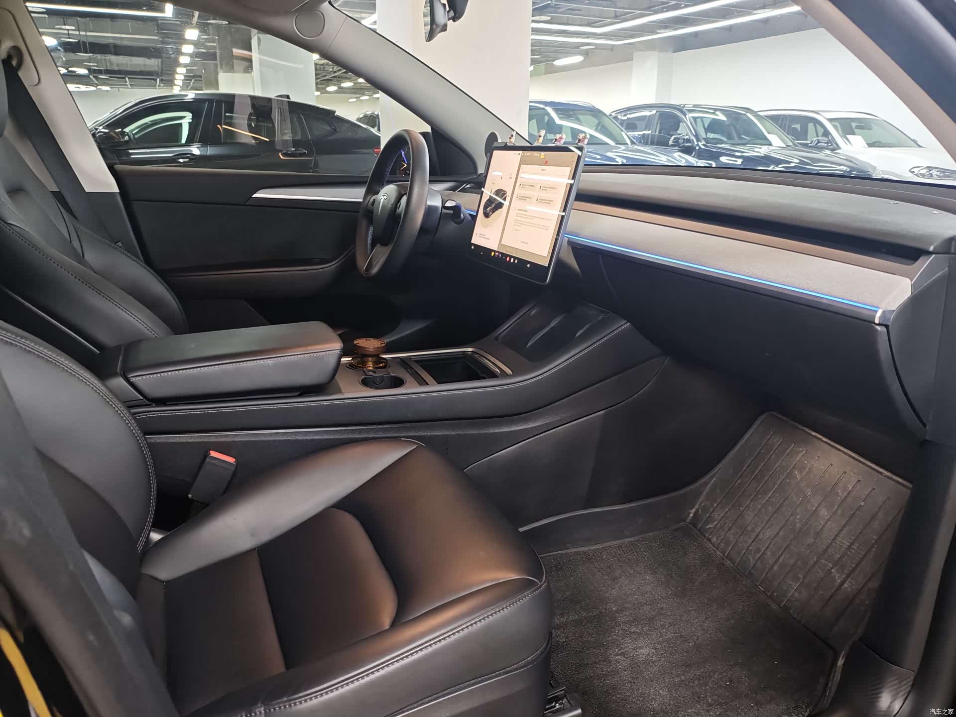 Tesla Model Y, 2023 13
