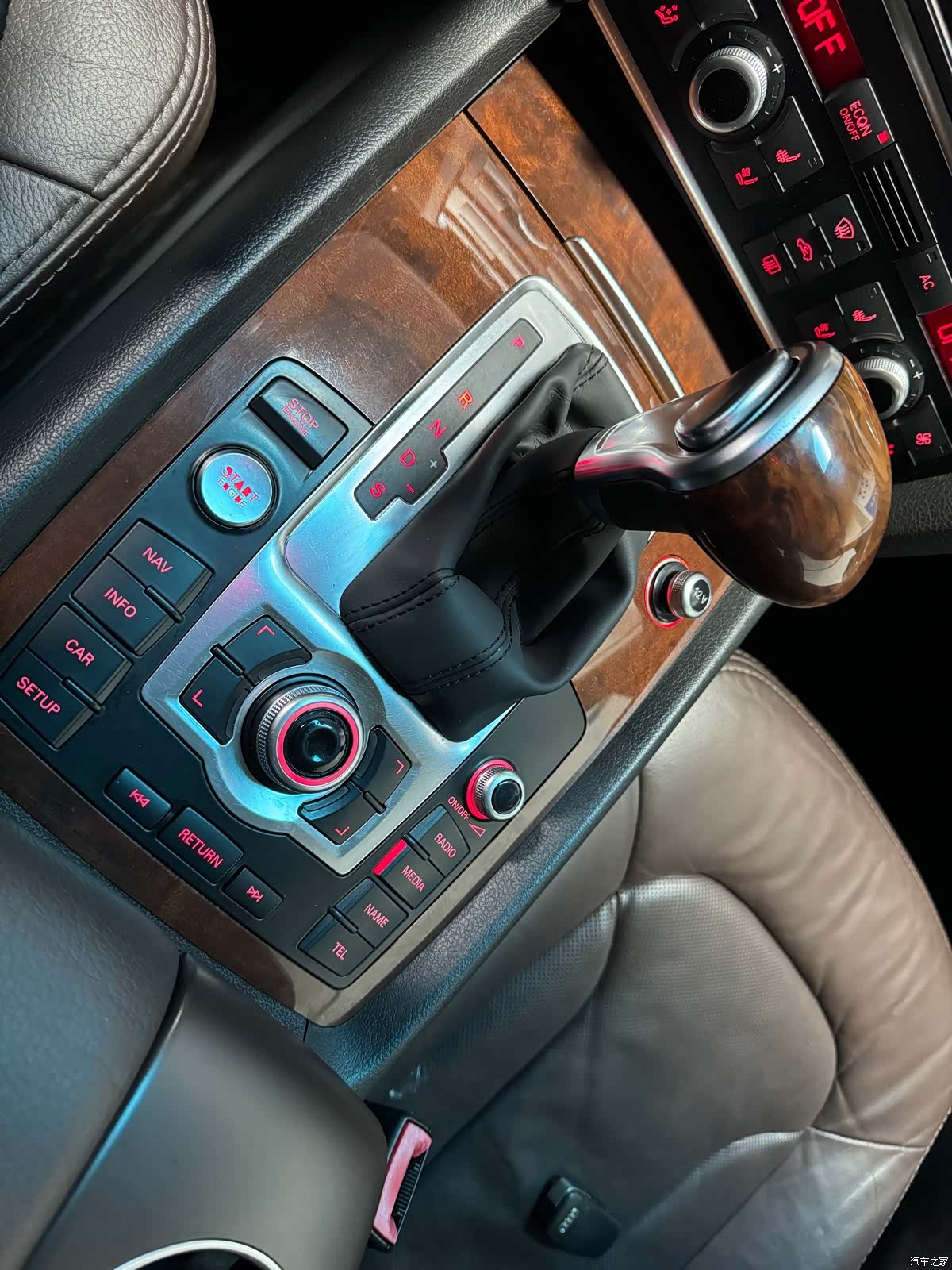 Audi Q7, 2012 8
