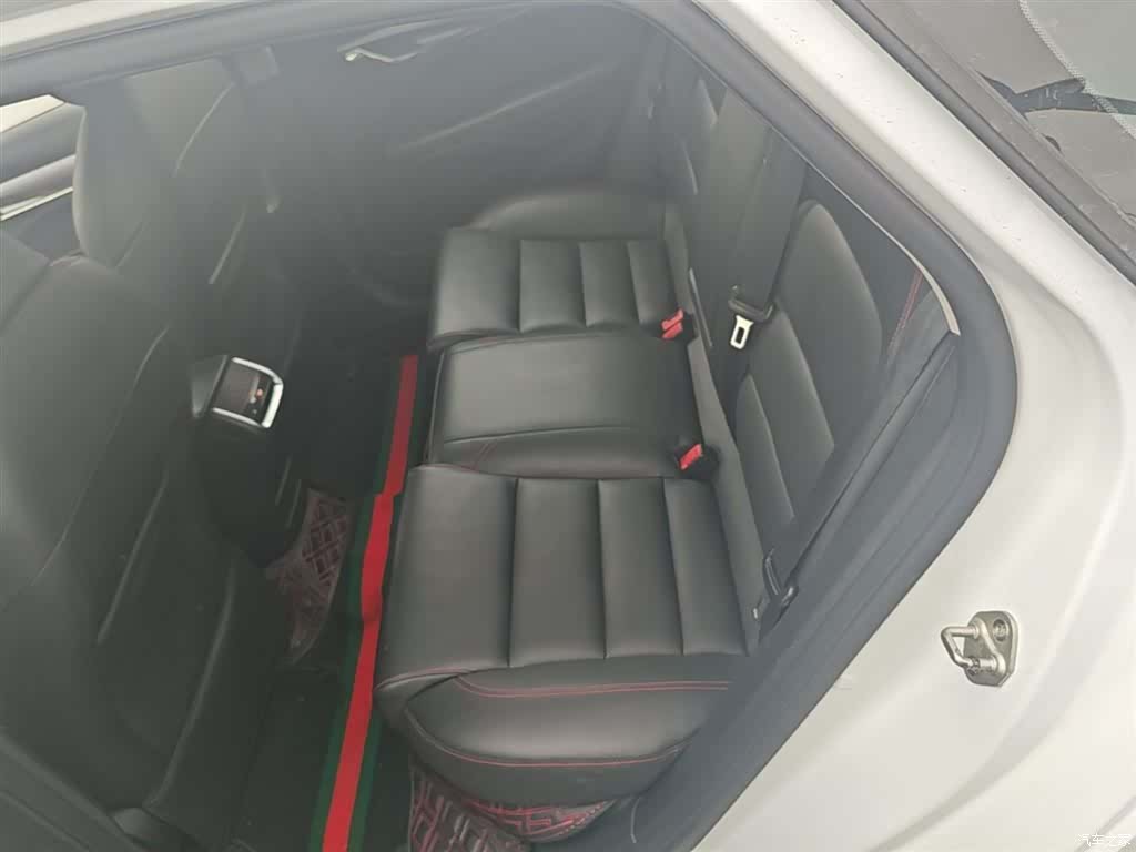 Geely Binray, 2019 17