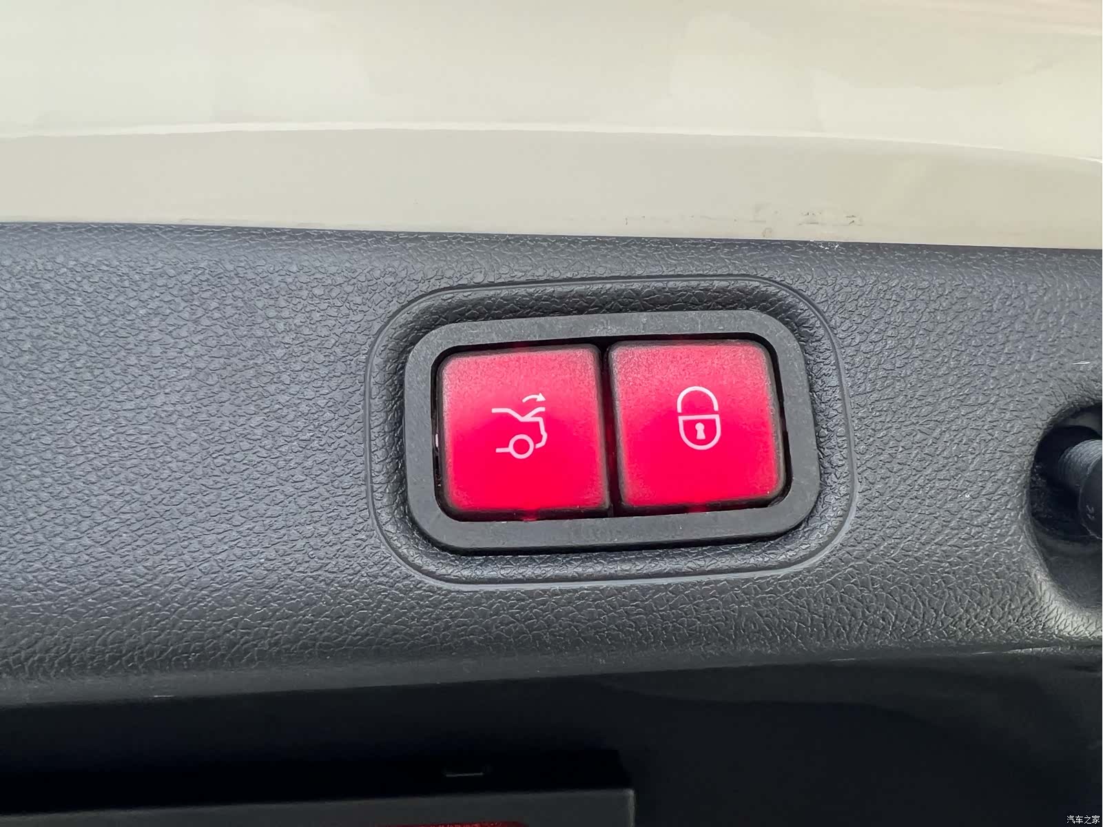 Mercedes-Benz E-Class, 2019 29