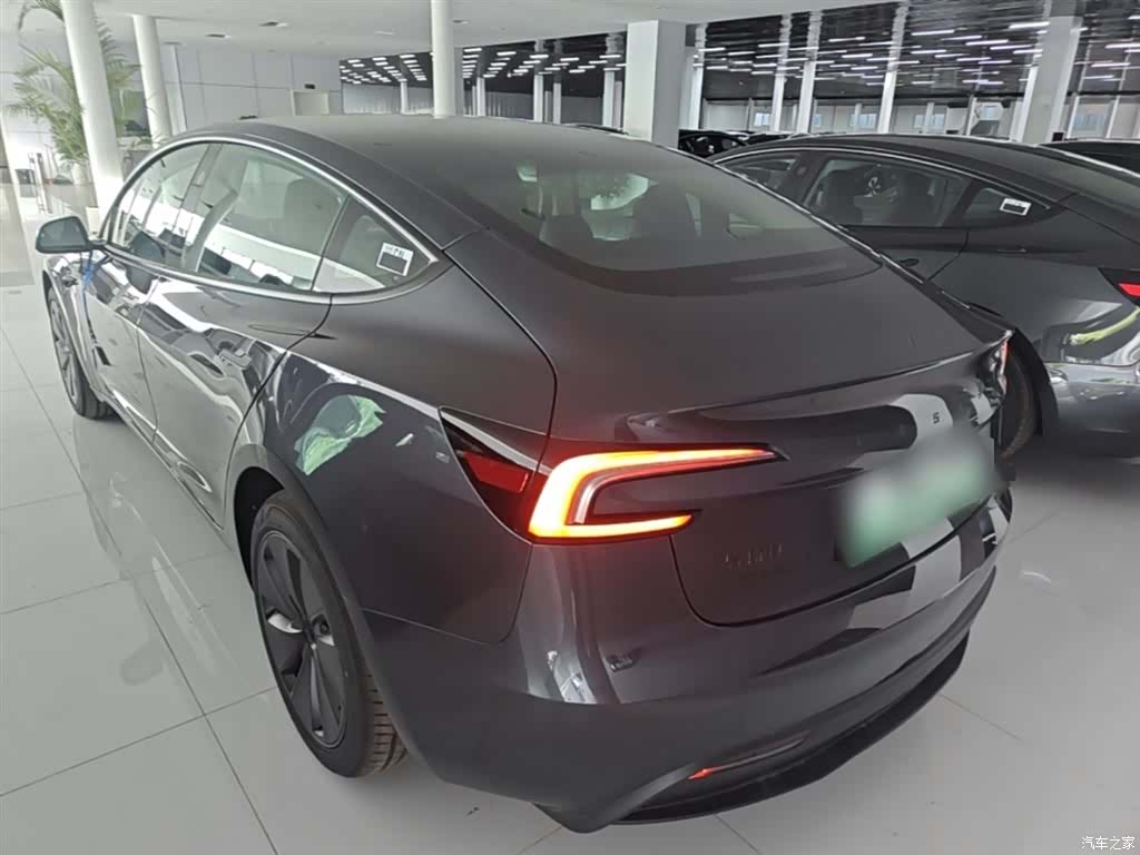 Tesla Model 3, 2026 все фото