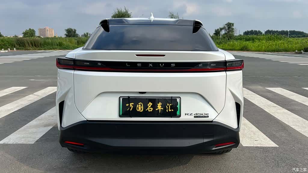 Lexus RZ, 2023 4