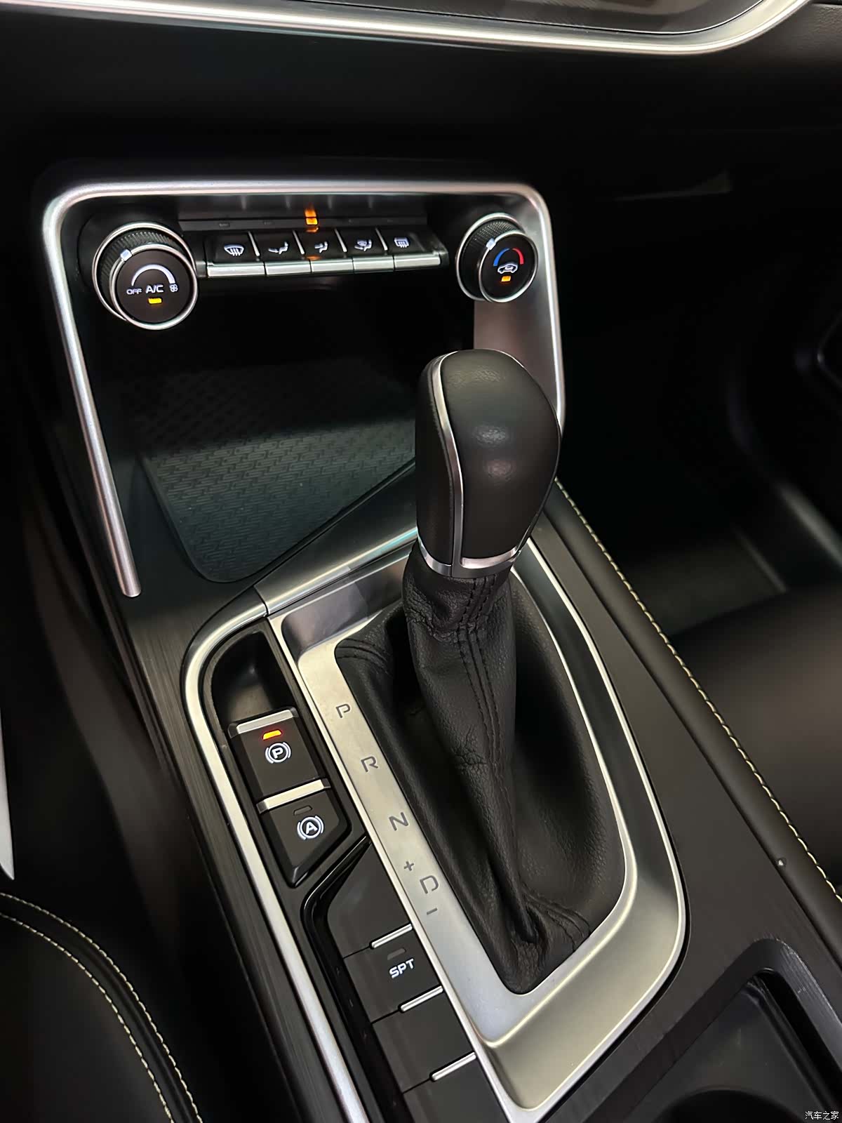 Geely Binray, 2021 19