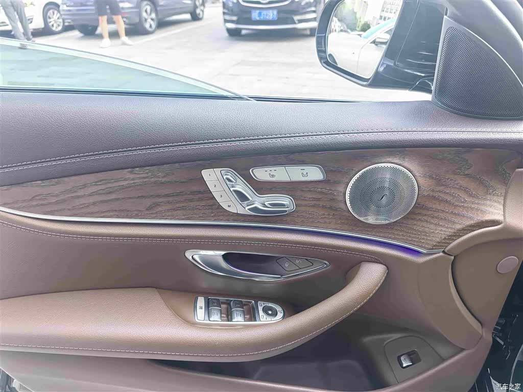 Mercedes-Benz E-Class, 2022 15