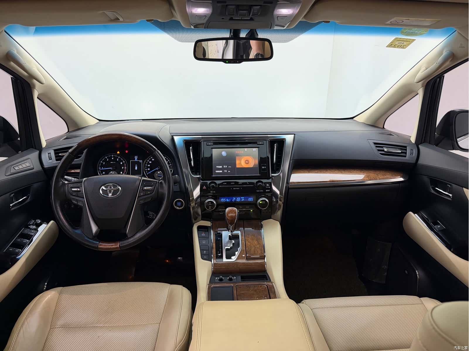Toyota Alphard, 2017 14